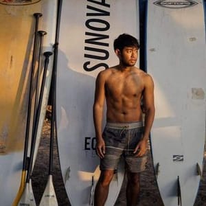 Tah Surfer
