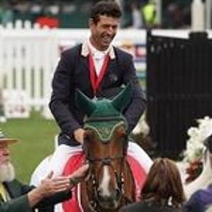 Rowan Willis Showjumping