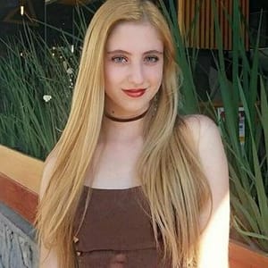 Ariely Modelo