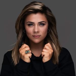 Laura Van Dam