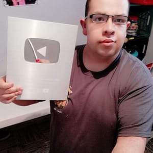 Contact Julio Tapia recetas para tu negocio Creator and Influencer