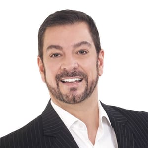 MIGUEL SEJNAUI Transformando Vidas