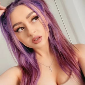 Contact AngelMelly - Creator and Influencer