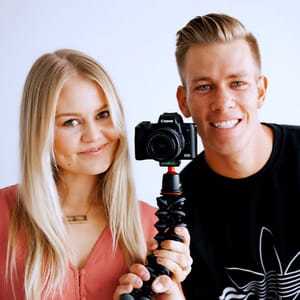 DELLA VLOGS