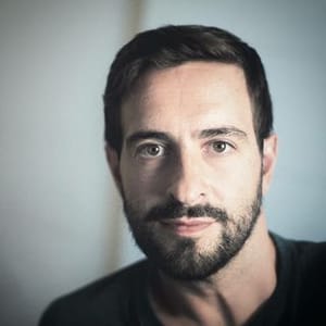 Leo Flores