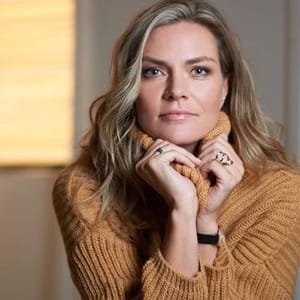 Julia Scharf