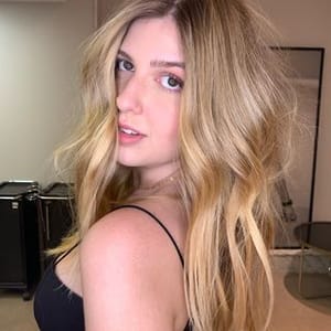 Rafaela Navaes Turton