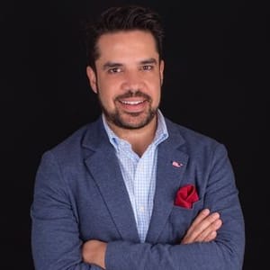 Carlos E. Rauseo B.