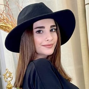 Aamozsh O Khdmat