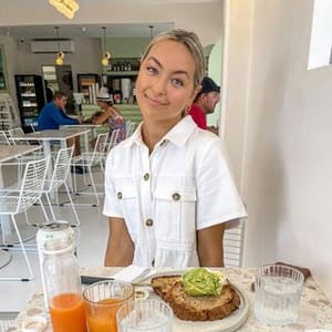 Lara De Bruyne