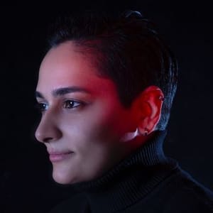 Nesa Azadikhah