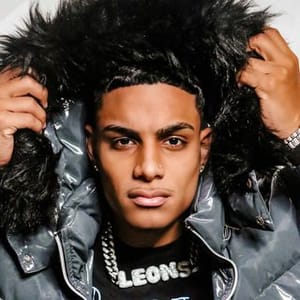 Chavi Leons