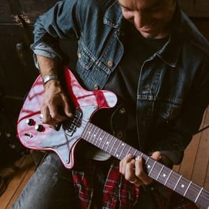 Elliott Guitars