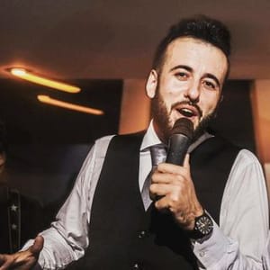 Cantor Sertanejo