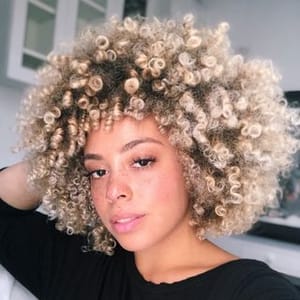 Bee Blondor