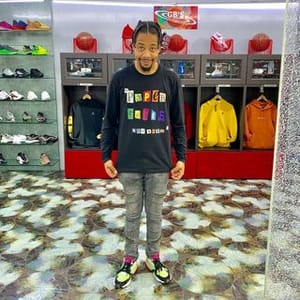 Sneaker Dealer