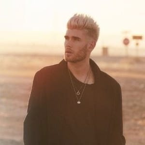 Colton Dixon