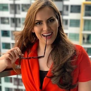 La Vie Est Belle Narges