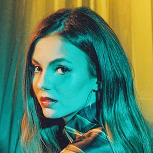 Victoria Justice – Topic