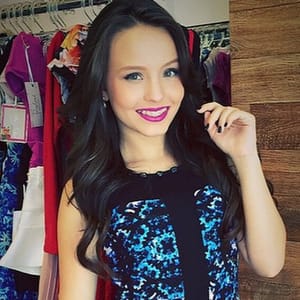 Larissa Manoela – Central de Notícias