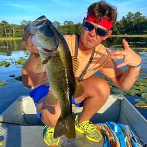 Contact Fishing With YakPak - Creator and Influencer
