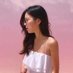 ANGELA YELIN Coreana Latina