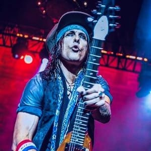 Guitaristfor Alice Cooper