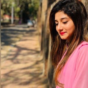 Tina khan