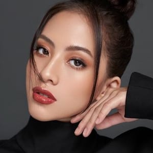 Adhisty Zara