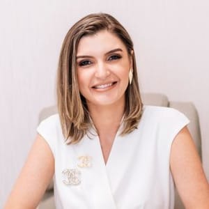 Dra Bruna Briones