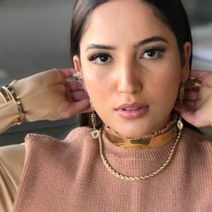 Dra Laura Azevedo