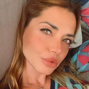 Julia Menezes