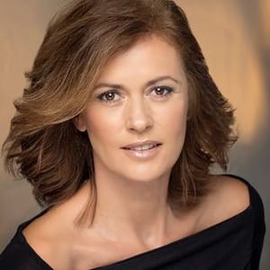 Nuria March