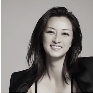Tomiko Van