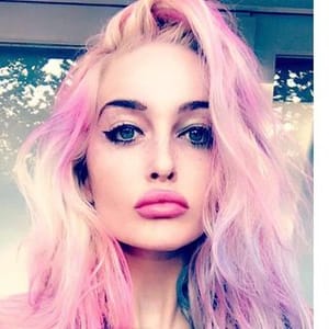 Julia Charlotte De Rossi