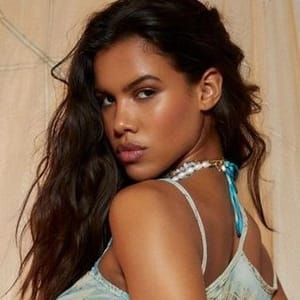 Laura Oliveira