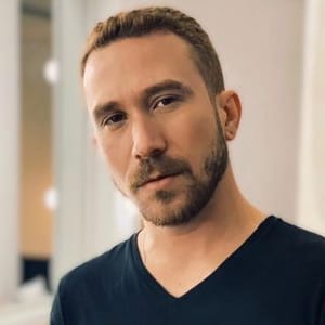 Alex Lyrio