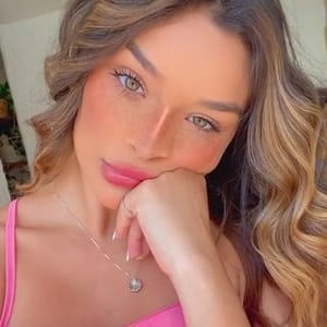 Bianca De Moura