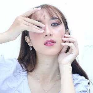 Isni Pratiwi Asmarandani