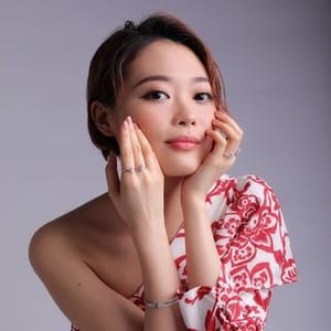 Pinky Lo