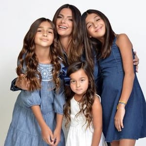 Mia,Camila