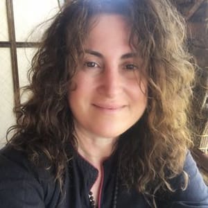 Elif Camlikaya