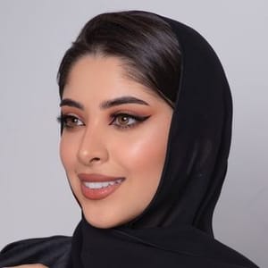 Makeup Artist Fatima Soomar
