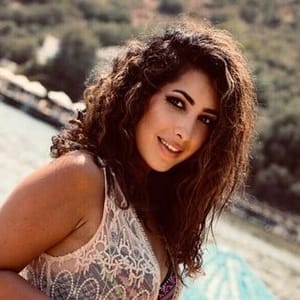 Sara Lxuria