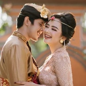 Ayu Puspa.