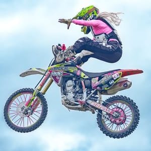 Jennie - Bikes &amp; Travel