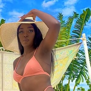 Rich Aunty
