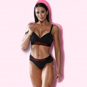 Contact Izzy Davis - Agent, Manager and Publicist Details