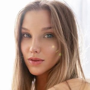 Megan Alexandra Beci Scarr