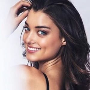 SARAH SIMMONS